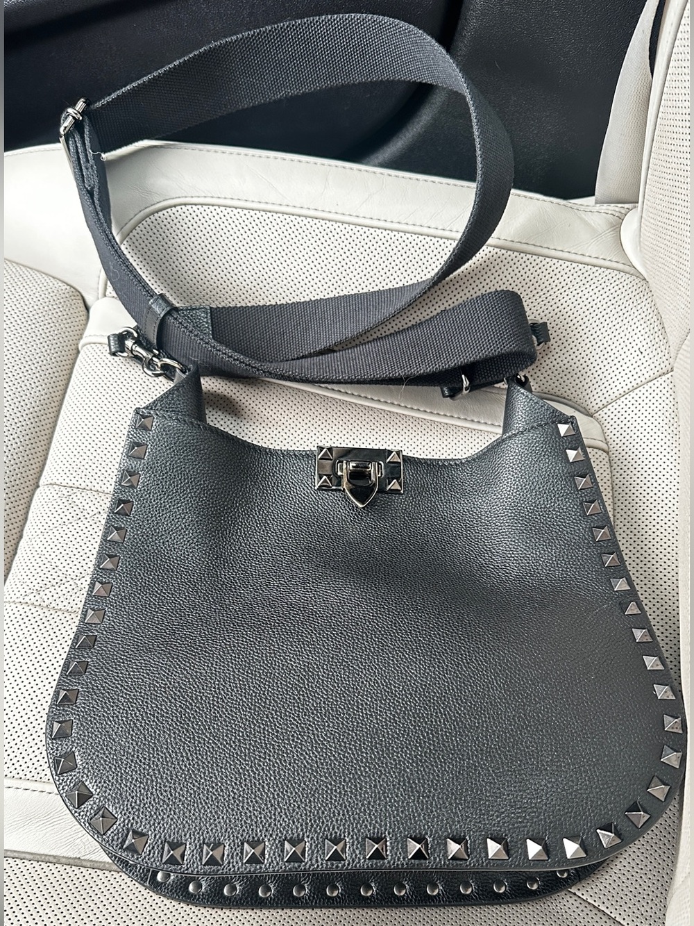 Valentino Garavani Grained Calfskin Rockstud Hobo Shoulder Bag Black - Picture 2 of 14